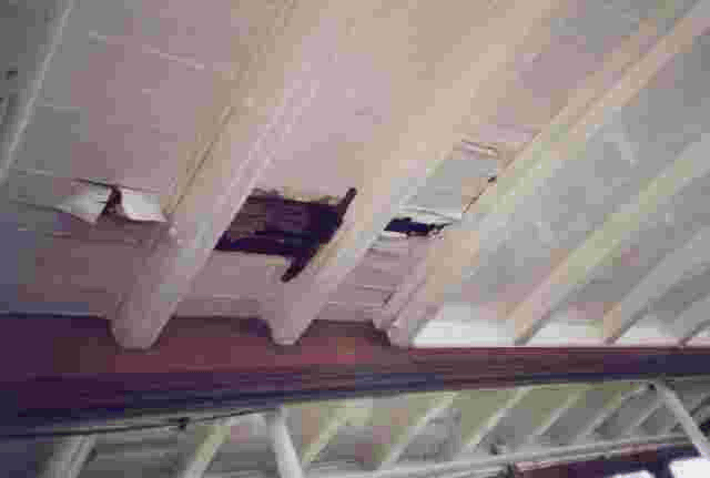 Saloon roof